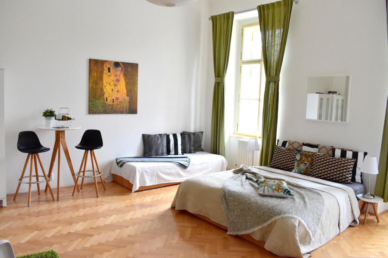 Wellness Apartments Florenc Prag Eksteriør billede